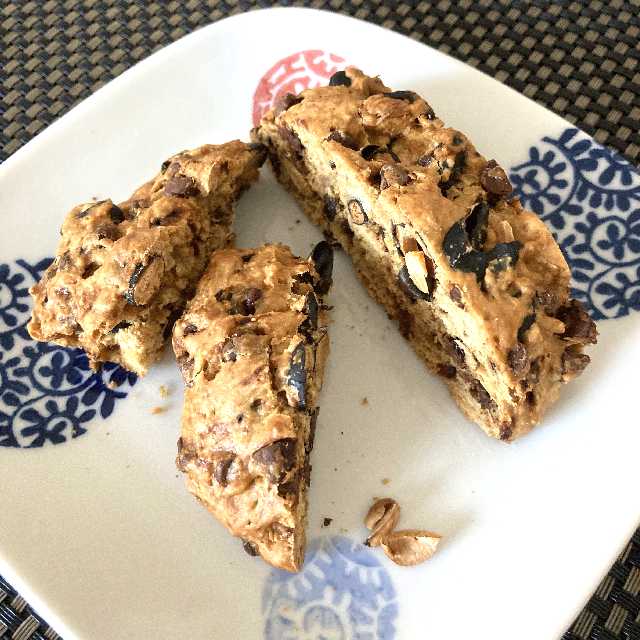 炒り黒豆とチョコチップの珈琲風味ビスコッティ