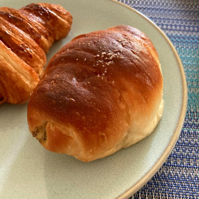 トリュフベーカリー 本店 / Truffle BAKERY