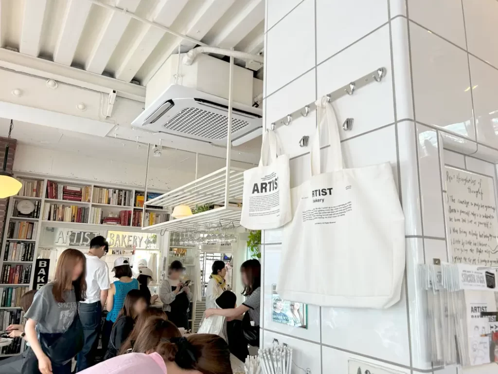 ARTIST BAKERY 安国店（아티스트베이커리 안국점）