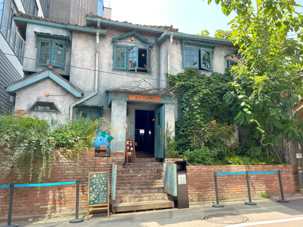 Dotori 新龍山店（도토리 신용산점）