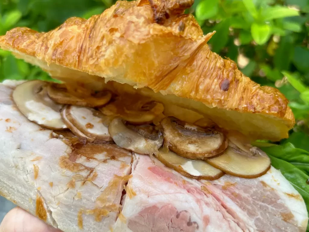 自家製ハムのクロワッサンサンド / MONICA / モニカ(渋谷・表参道)