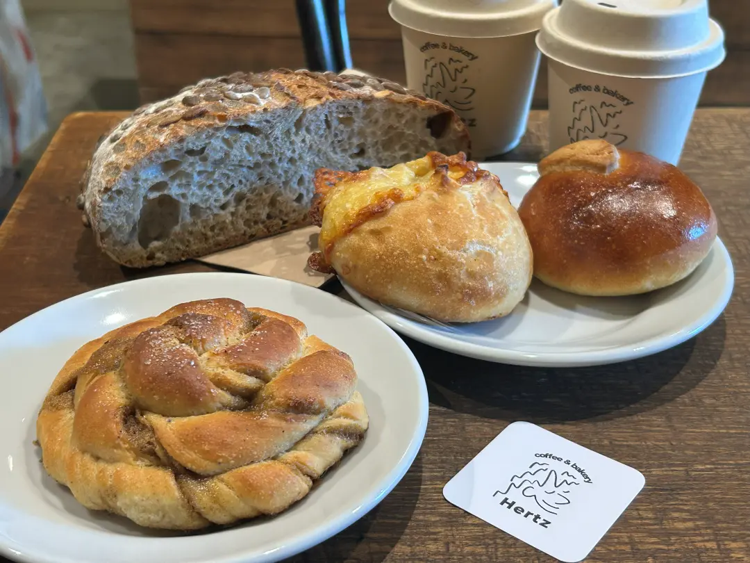 喜多見】新店！「HERTZ coffee & bakery」長時間低温発酵の田舎パンが